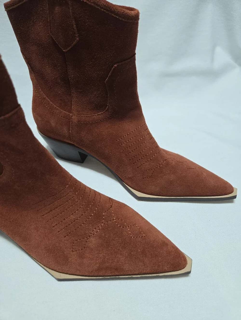 Intentionally Blank Kari Western Ankle Boots Suede Block Heel sz 8